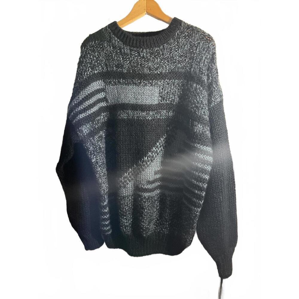 Vintage Michael Gerald Black and Gray Patterned Knit Sweater M